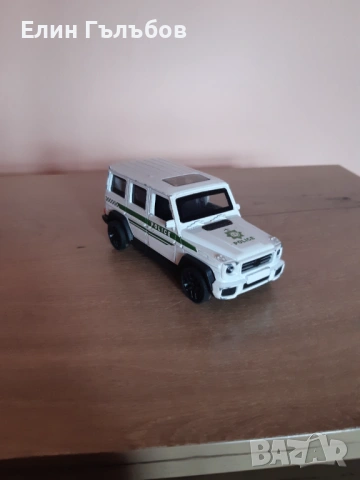 Количка Мерцедес G-класа, Джип полиция колекционерска мащаб1:42, снимка 2 - Колекции - 53234000