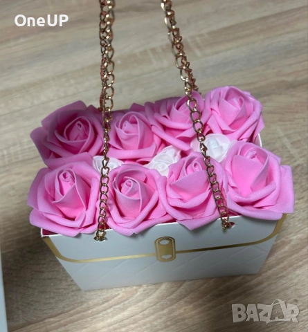 Подаръчни кутии и букети с рози, снимка 5 - Изкуствени цветя - 52393772