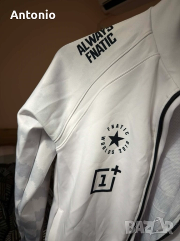 горнище на Fnatic Worlds 2019 League of Legends, снимка 4 - Спортни дрехи, екипи - 52915834