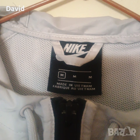 Оригинално дамско яке Nike Sportswear Windrunner, снимка 3 - Якета - 53934586