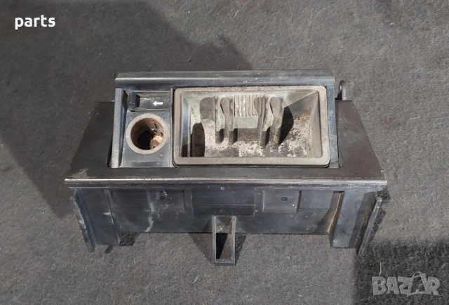 Пепелник Мерцедес C W202, снимка 3 - Части - 51270047