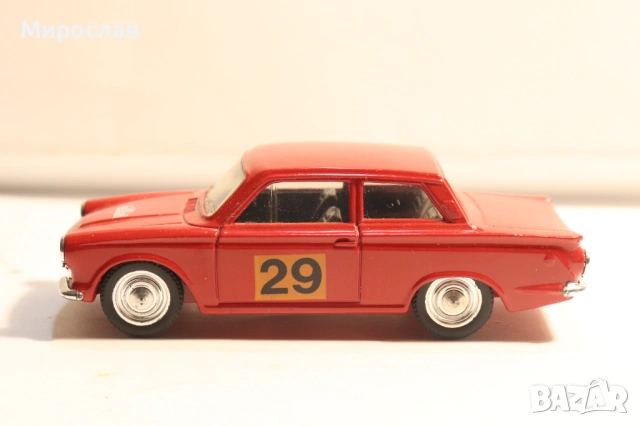 1:43  CORGI LOTUS CORTINA КОЛИЧКА ИГРАЧКА МОДЕЛ