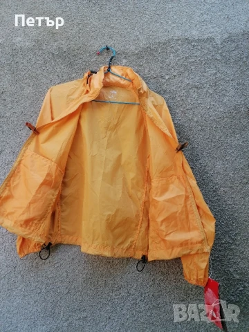 Продавам три чисто нови тънки леки ветровки /якета The North Face, снимка 6 - Якета - 50795353