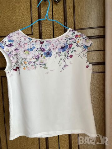 Бяла блузка с цветя Reserved, снимка 1 - Тениски - 46146822