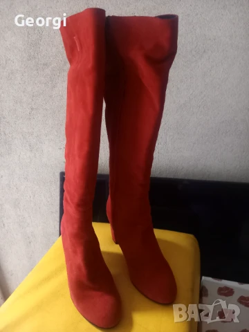 Дамски Ботуши чисто нови червени