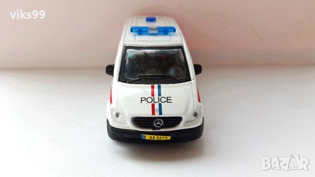 Bburago MERCEDES-BENZ VITO POLICE 1:50, снимка 7 - Колекции - 45281019