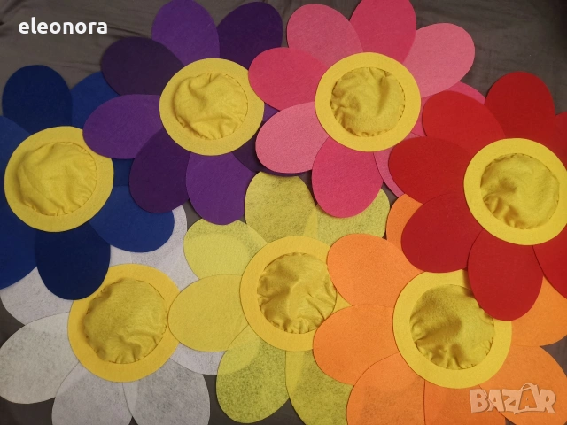 Шапки на цветя от филц-47 см. , снимка 18 - Шапки - 44422822