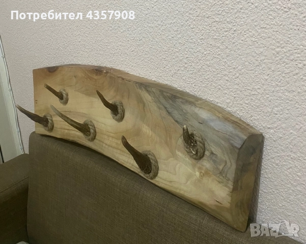 Закачалка от орехова дървесина и рога, снимка 3 - Декорация за дома - 52697138