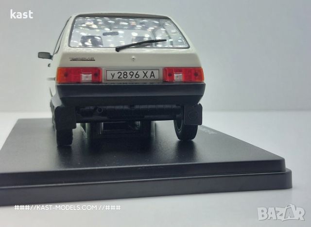 KAST-Models Умален модел на Moskvitch 400-422 (Москвич) Special-H 1/24, снимка 3 - Колекции - 45452619