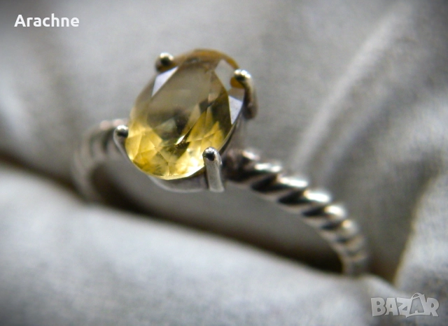 Сребърен пръстен със сапфир от The Genuine Gemstone Company