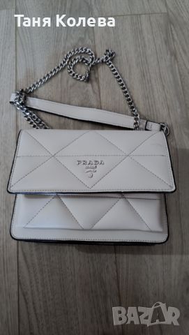 Дамска чанта, Prada , снимка 1 - Чанти - 46722434