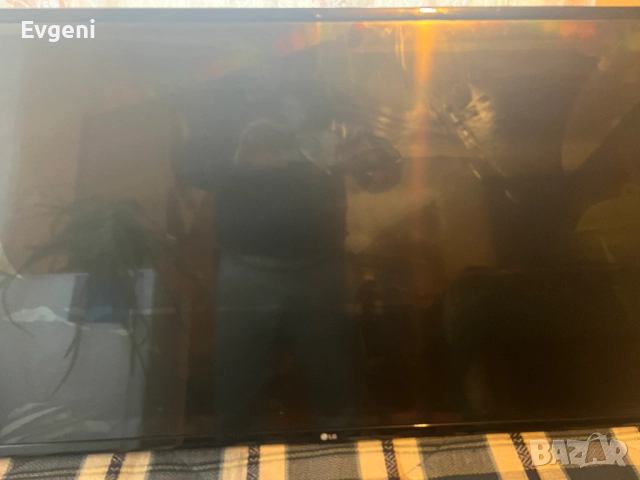 LG 43LH5100 счупен дисплей за части