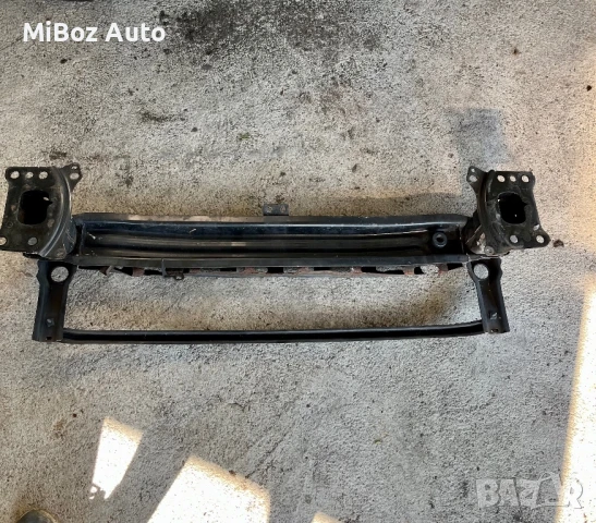 Греда предна броня Фолксваген Голф 6 VW Golf, снимка 2 - Части - 50799529