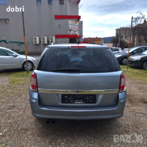 Опел астра 1.6 бензин с климатик фейслифт 2008г., снимка 4 - Автомобили и джипове - 54042439