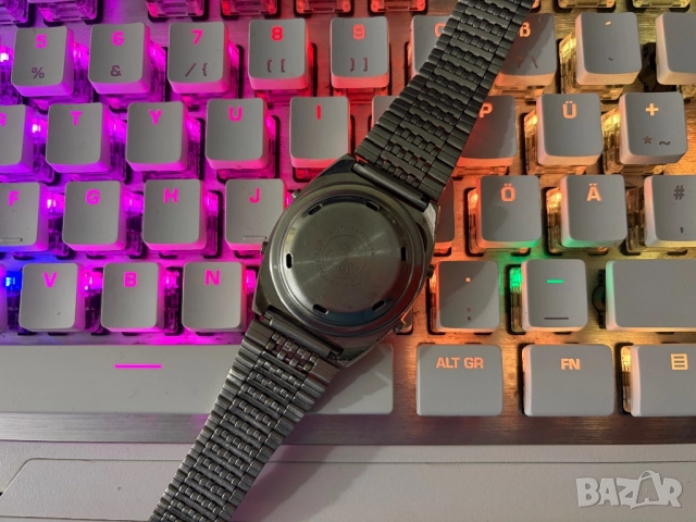 Piratron Vintage LCD quartz watch, снимка 4 - Мъжки - 52362747