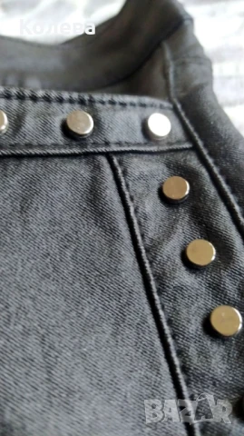 Черен панталон промазан с капси и цип на глезена, снимка 9 - Панталони - 50726769