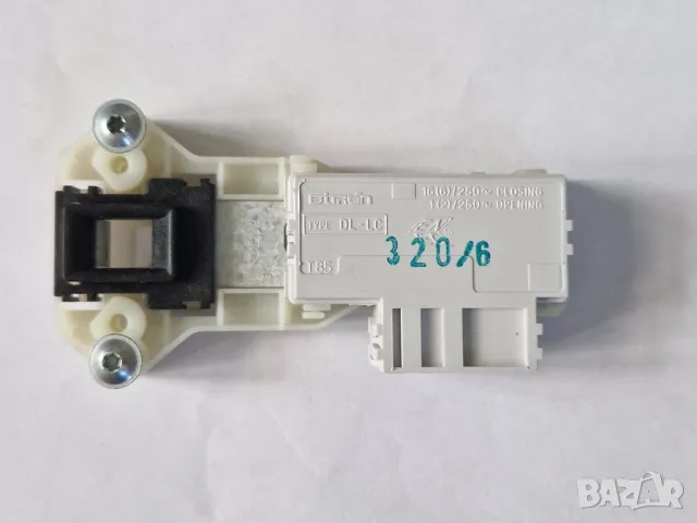 Врата на пералня с электронна ключалка Ariston AMD 129, снимка 12 - Перални - 50046953