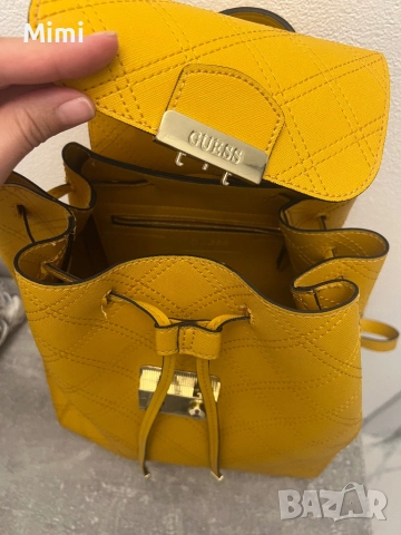 Guess дамска раница, снимка 4 - Раници - 47297497