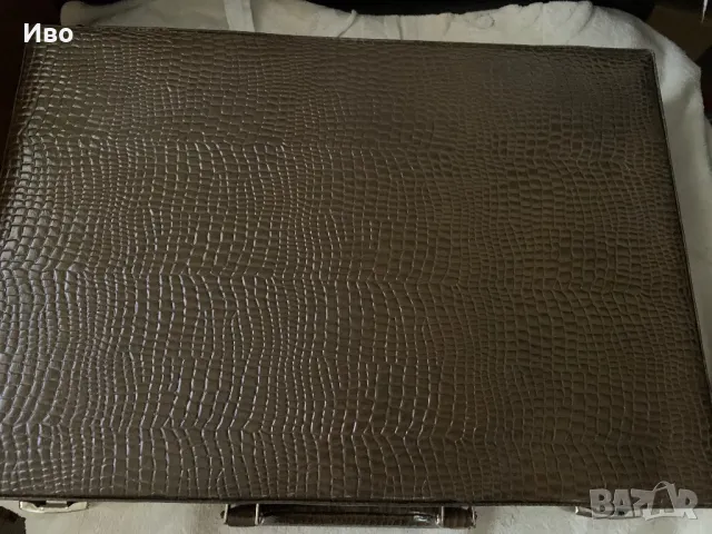 Чисто нов кожен куфар от соца модел 11517 от 1979г