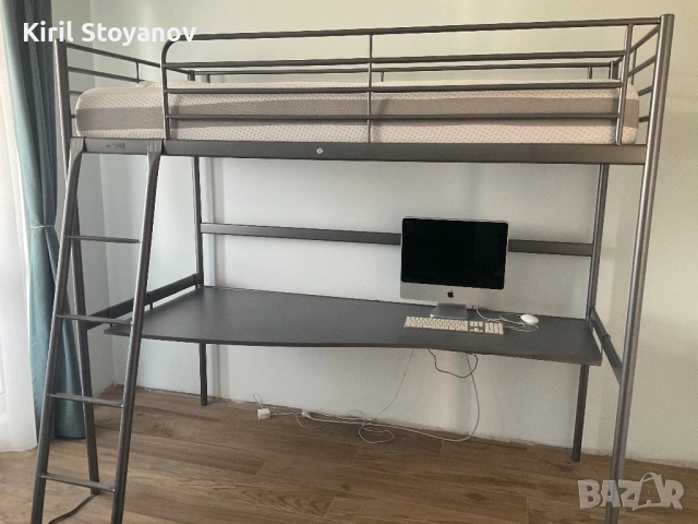 Високо легло-надстройка с работен плот и матрак