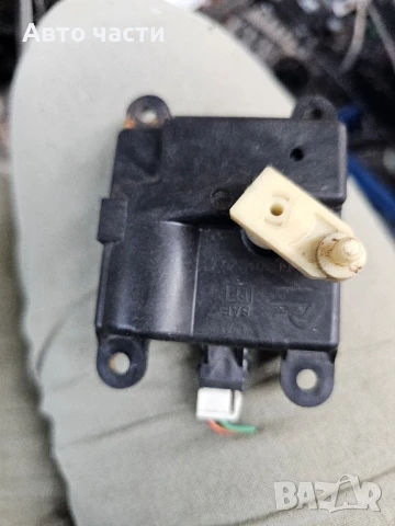 Nissan Primera 2004 Актуатор на двигателя на въздушната клапа 3027030850, снимка 2 - Части - 51116734