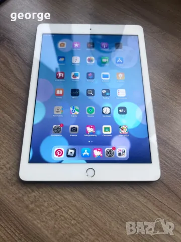 Таблет Apple iPad 5th Gen. 32GB, Wi-Fi, 9.7in - Gold, снимка 1 - Таблети - 48261453