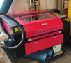Машина за лазерно рязане и гравиране на неметални изделия CO2 60W, снимка 1