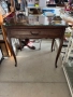 Маса с чекмедже и стъклен плот, снимка 3