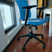 Продавам офис, ученически ергономичен стол, снимка 4 - Столове - 45009810