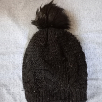 Зимна дамска шапка , снимка 2 - Шапки - 45049969