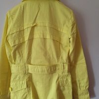 Ярко Жълт шлифер с подплата, размер С, снимка 3 - Шлифери - 45876850