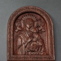 Икона-дърворезба "Богородица", снимка 1 - Икони - 45315951