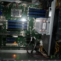 FUJITSU Server PRIMERGY TX200 S7 Xeon E5-2407 16GB RAM, снимка 3 - Работни компютри - 44940169