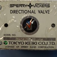 Хидравличен разпределител Sperry Vickers DG4S4-012A-52-JA-LA directional valve 100V, снимка 2 - Резервни части за машини - 45239600