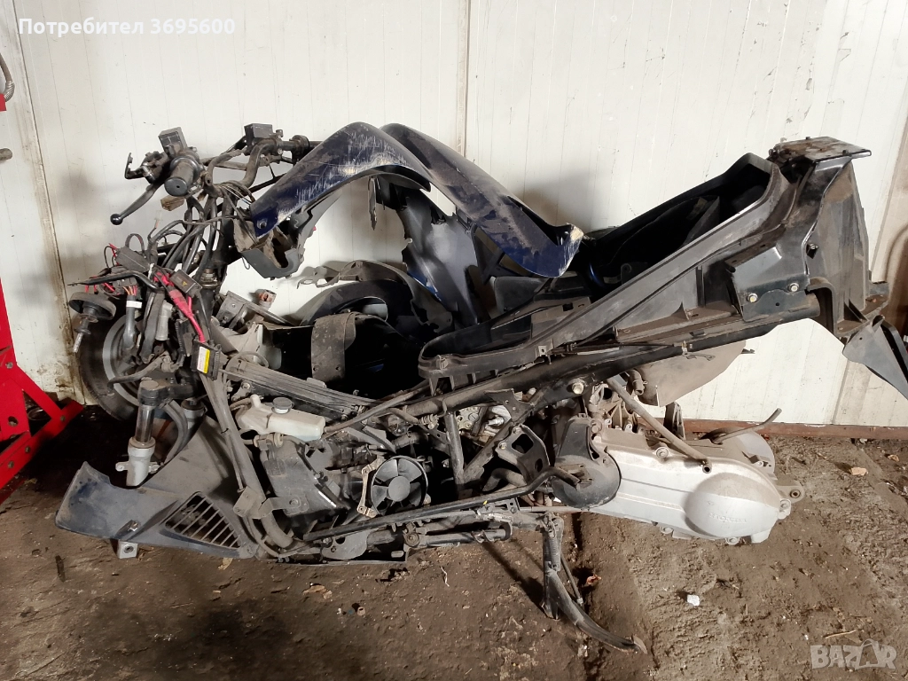 Двигател рама Honda foresight FES MF 05 250 Хонда Форсайт Пежо SV скутер, снимка 1