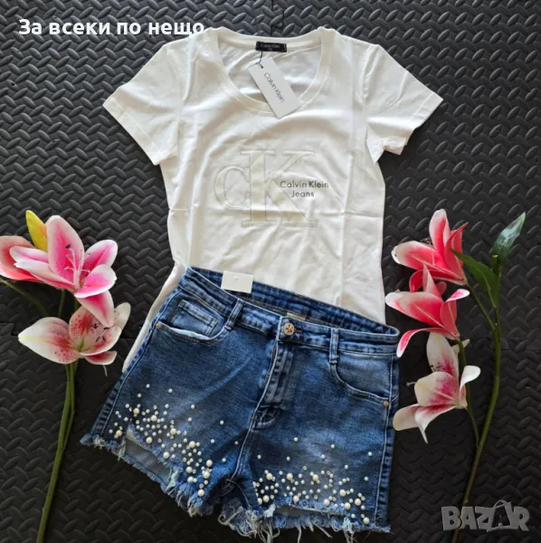 Calvin Klein Дамска Тениска В Комплект С Дънкови Къси Панталонки С Перли - 2 цвята Код VL-22, снимка 1