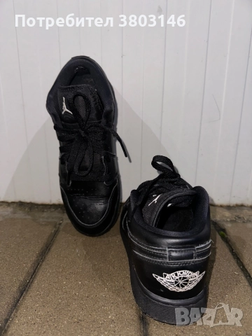 Женски маратонки Jordan, снимка 3 - Маратонки - 52587905