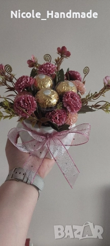 Букети с бонбони и цветя, снимка 12 - Други - 52738755