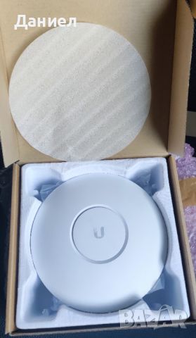 Ubiquiti UniFi UAP-AC-PRO 1300Mbit/s access point с кутия, снимка 2 - Мрежови адаптери - 46245885