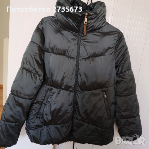 Дамско яке на марка Massimo Dutti. Носено малко, в масленозеленцвят. За пролет _есенно време. 