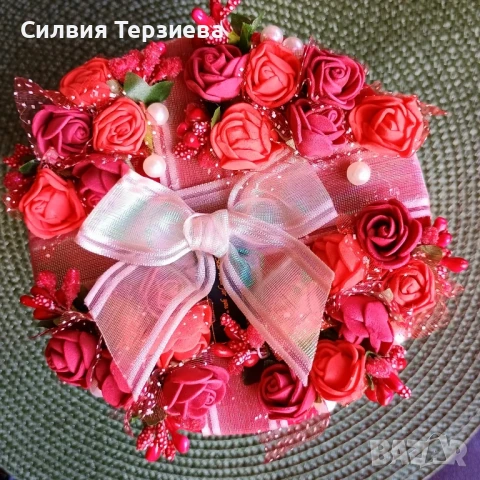 Луксозна кутия за подарък, ръчно изработена и декорирана "Рози"