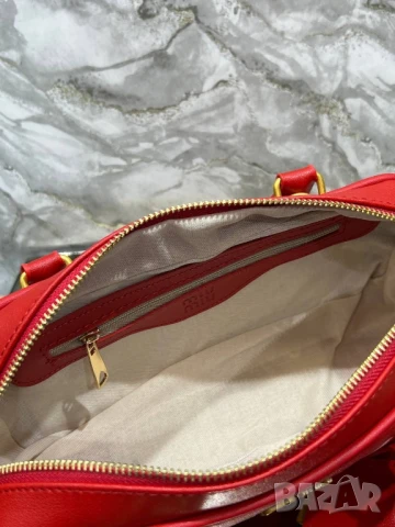 чанти Miu Miu , снимка 14 - Чанти - 50595308