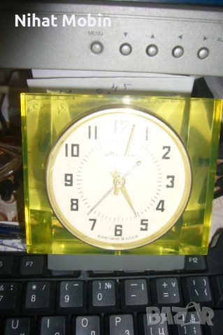 Настолен часовник, снимка 3 - Антикварни и старинни предмети - 46041597