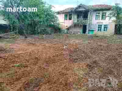 Продавам 2етажна паянтова къща с допълнителни селскостопански постройки и навеси.,460Кв.м. двор.Има , снимка 1