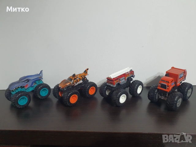 Игрален комплект 2 In 1 Hot Wheels - Мега автовоз и писта, снимка 5 - Колекции - 54166948