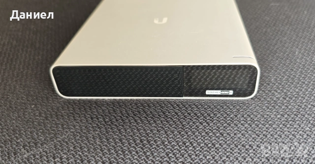 Ubiquiti UniFi Cloud Key Gen2+ (UCK-G2-PLUS) network controller, снимка 4 - Мрежови адаптери - 54230617