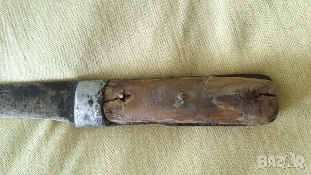 Стар кован нож с кокалени чирени, снимка 2 - Антикварни и старинни предмети - 45698549