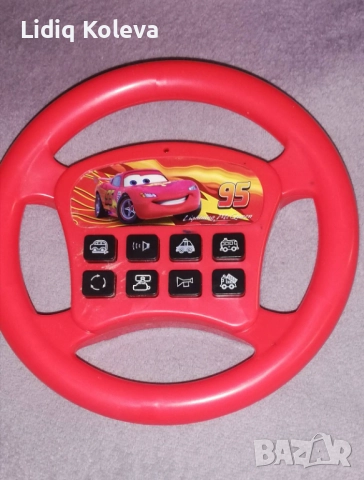 Волан за кола в червено, играчка за малко дете