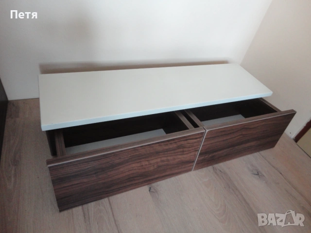 Тоалетка стенна