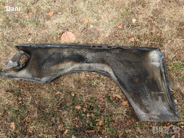 Десен калник за Mercedes W124, снимка 2 - Части - 51451910